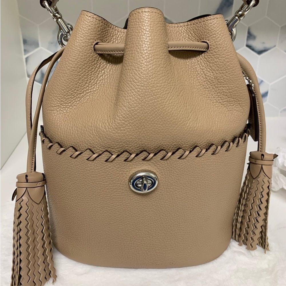 Coach Lora bucket taupe leather bag